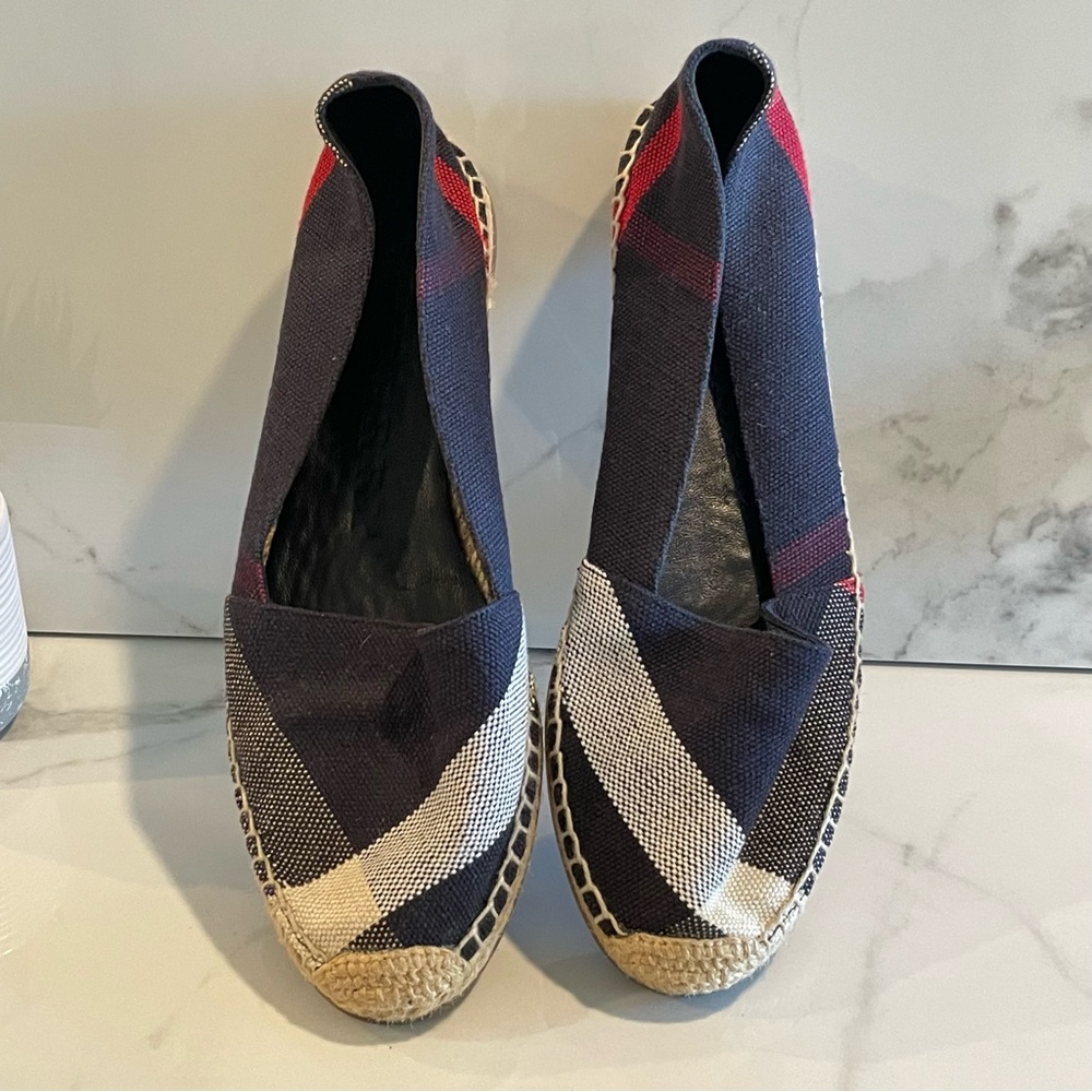 Stylish Women's Espadrilles in Navy and Red